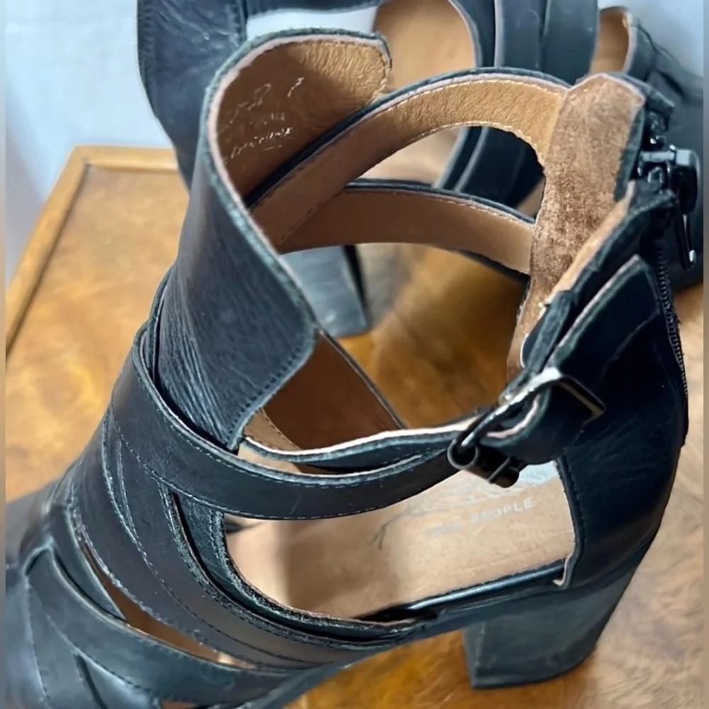 Free People x Jeffrey Campbell Black Leather Strappy Block Heels Size 7 - Picture 7 of 7